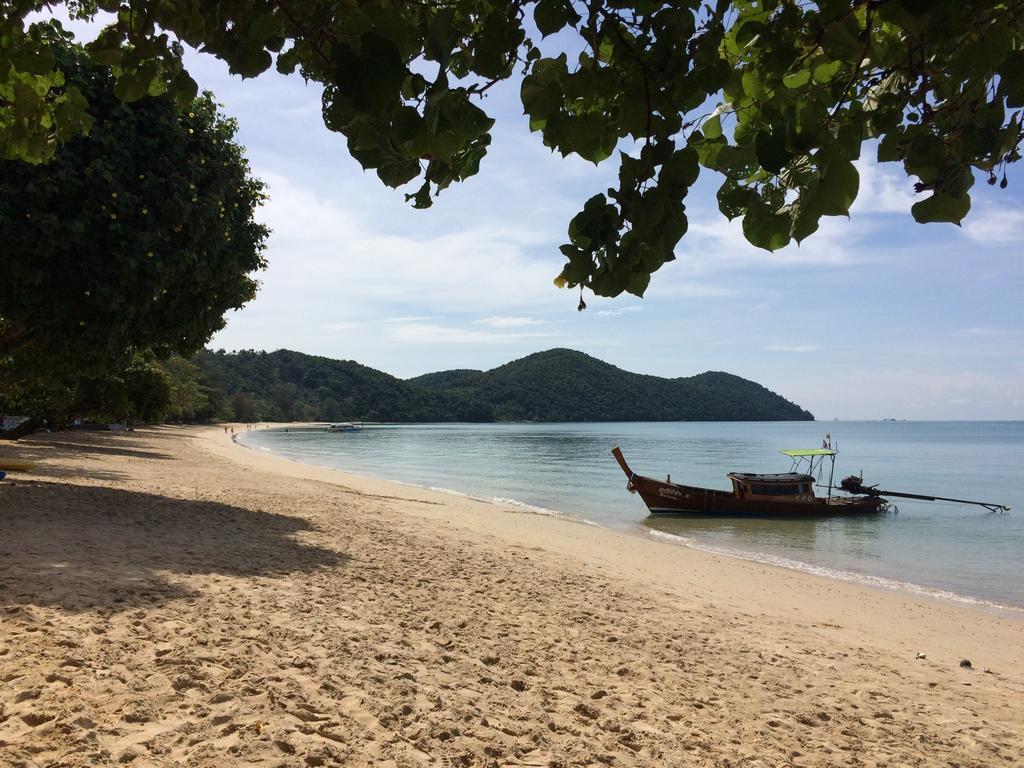 Yao Yai Beach 4*